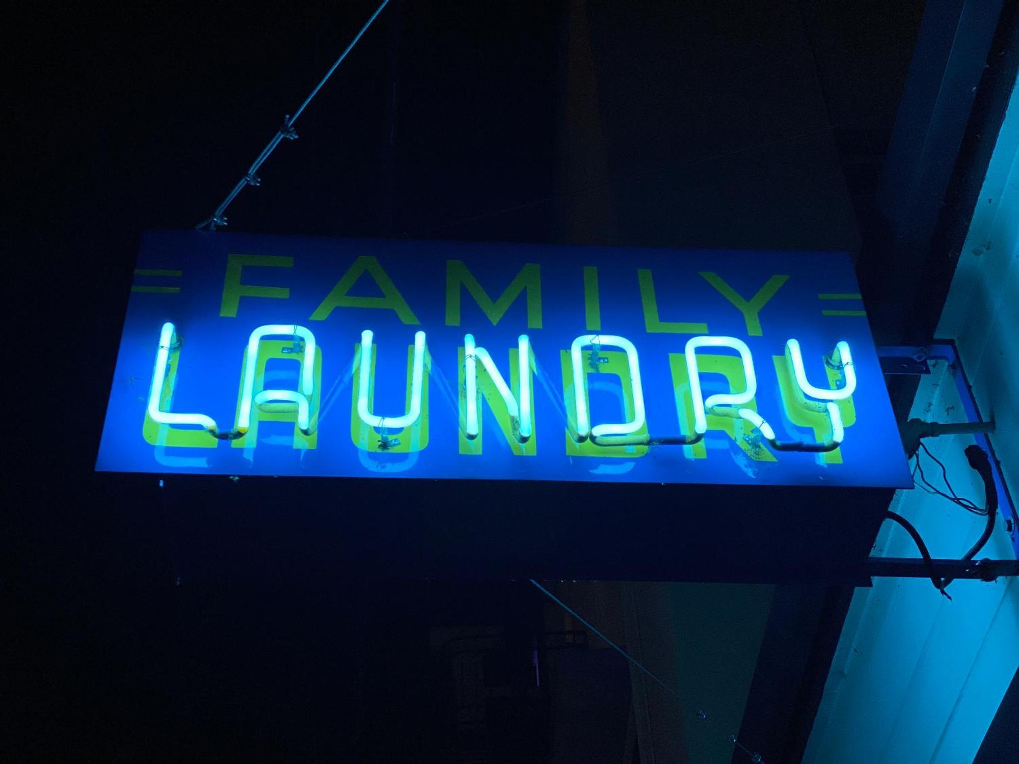 ساكرامنتو Family Laundry & Spa المظهر الخارجي الصورة